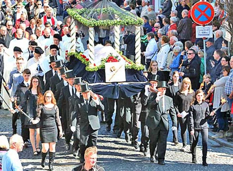 Ostern im Raphaelsheim, ein Wohnheim für behinderte Menschen in Heiligenstadt