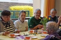 Auch die Bewohner des benachbarten Raphaelsheim haben das Frühlingsfest im Pflegeheim Haus Tobias in Heiligenstadt besucht.