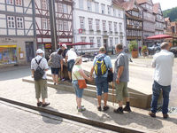 Beim Stadtbummel lernten die Bewohner des Raphaelsheimes auch noch Hann. Münden kennen