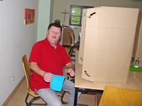 Für die Wahl zum Werkstattrat in den Eichsfelder Werkstätten musste die Wahlkabine aufgesucht werden